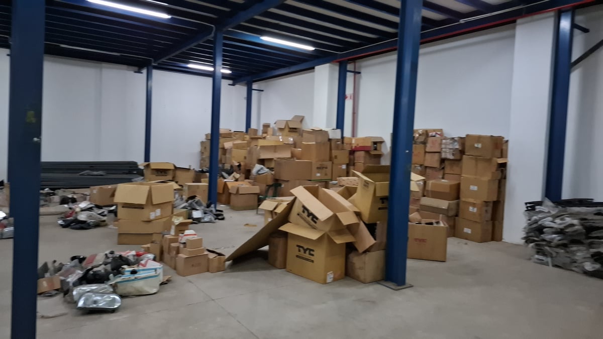 1283m² Warehouse For Lease in Riverhorse Valley