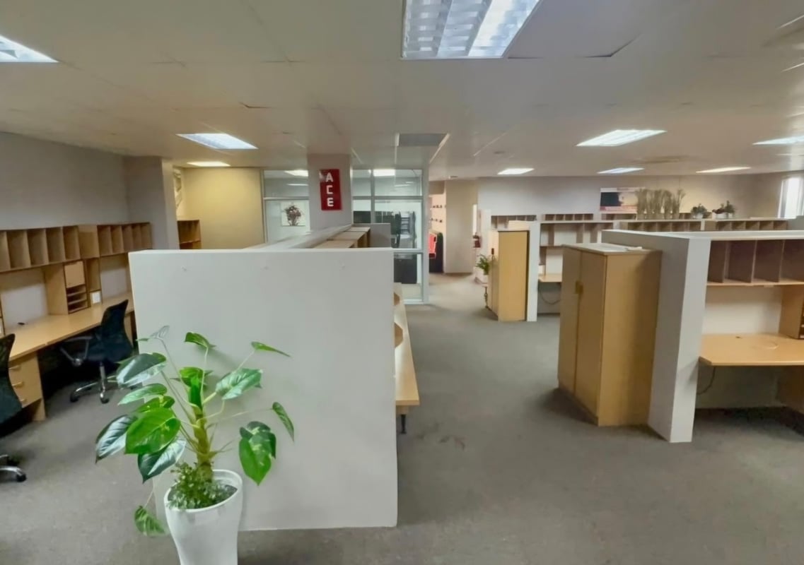 1 120m² Office To Let in Cornubia