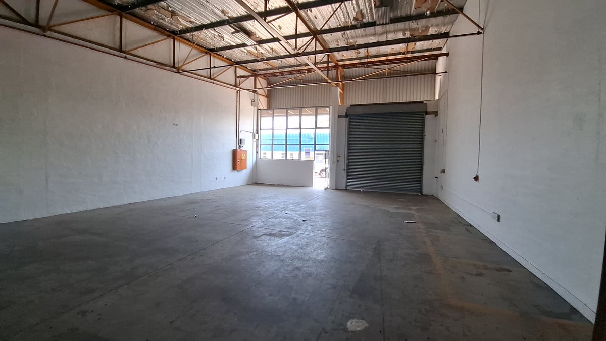 594m² Warehouse For Lease in Glen Anil