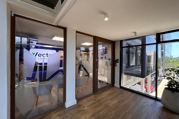 753m² Office To Let In Essex Gardens Office Park — image 2