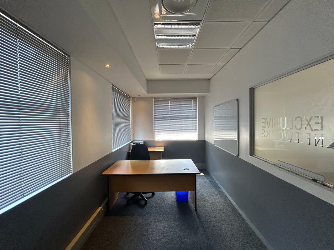 144m² Office To Let in Westville