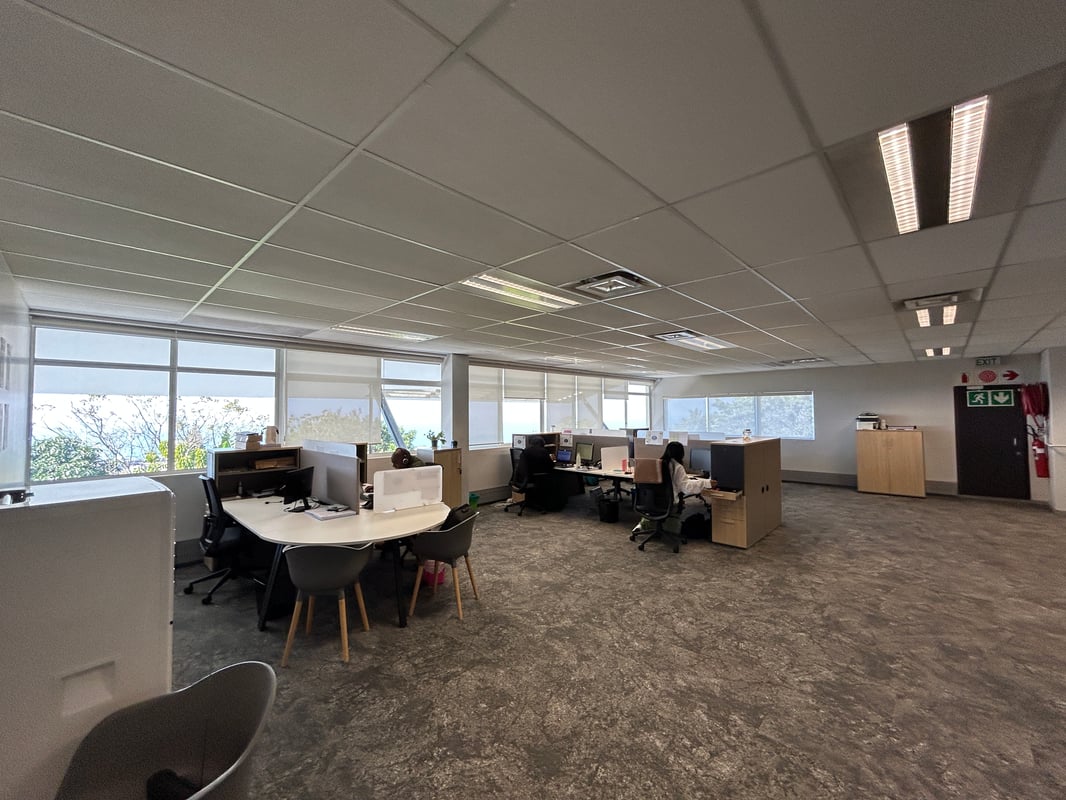  306m² Office To Let In La Lucia Ridge