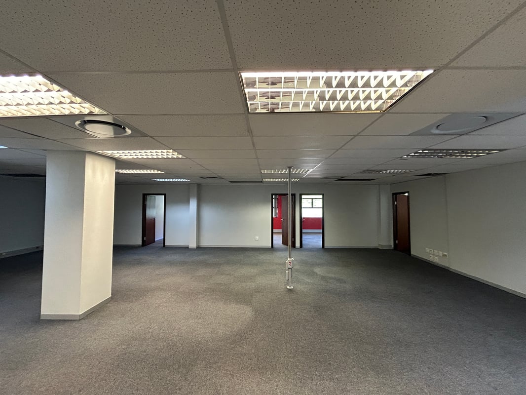 340m² Office To Let in Riverhorse Valley