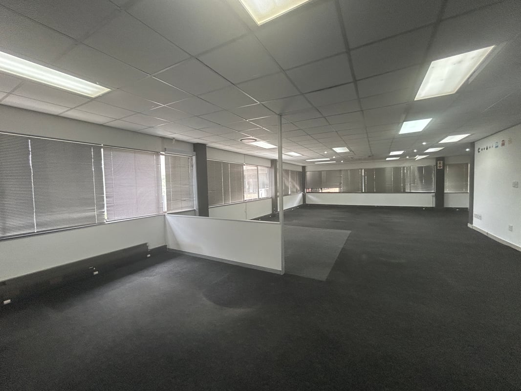 302m² Office to let in Westville