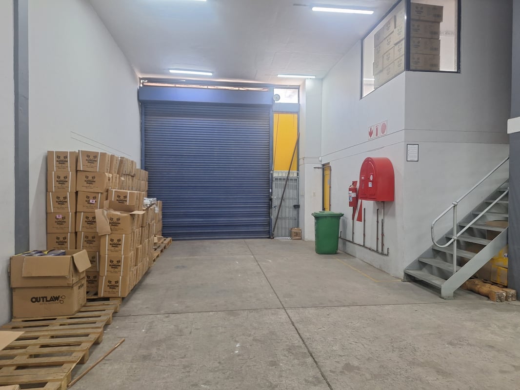 765m² Warehouse To Let in New Germany