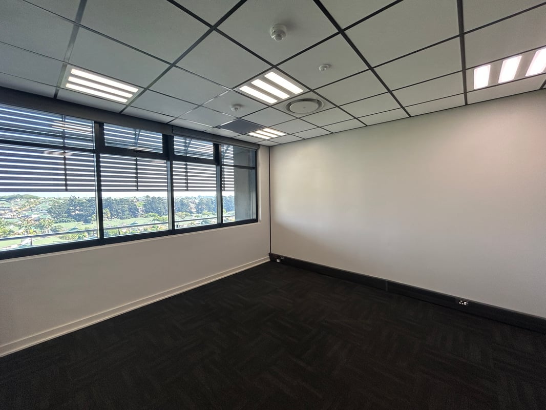 1 678m² Office to Let in The Glasshouse Office Park
