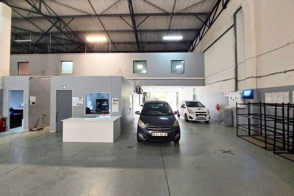 1008m² Warehouse For Sale in Riverhorse Valley — image 5