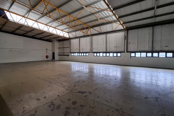 344m² Warehouse For Lease in Glen Anil — image 3