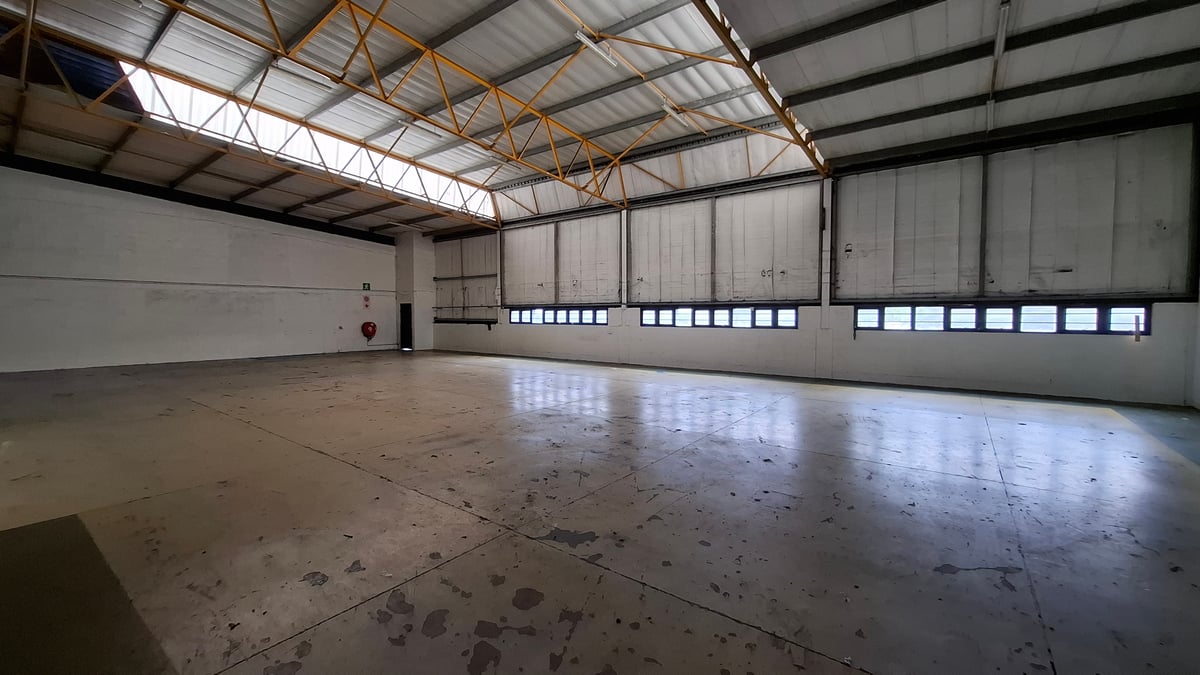 344m² Warehouse For Lease in Glen Anil