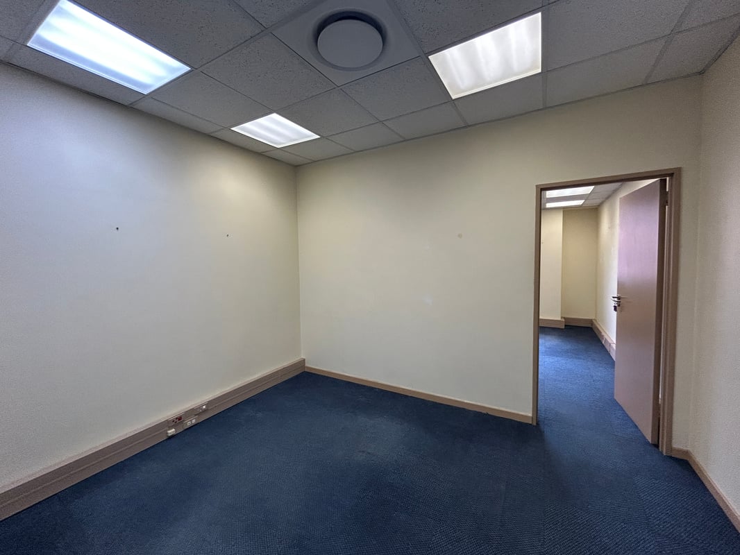 650m² Office to Let in Westville