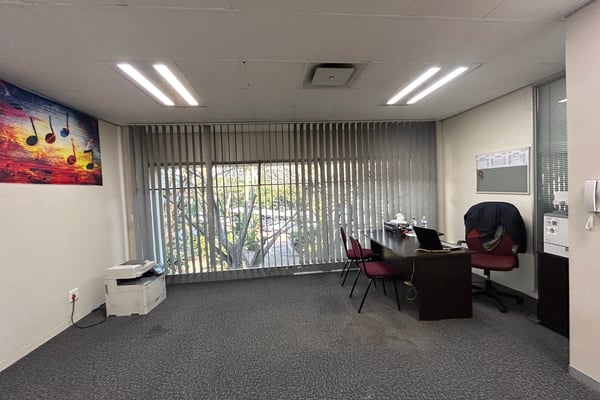 395m² Office To Let in Westville — image 3