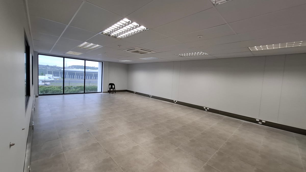 562m² Warehouse To Let in Glen Anil