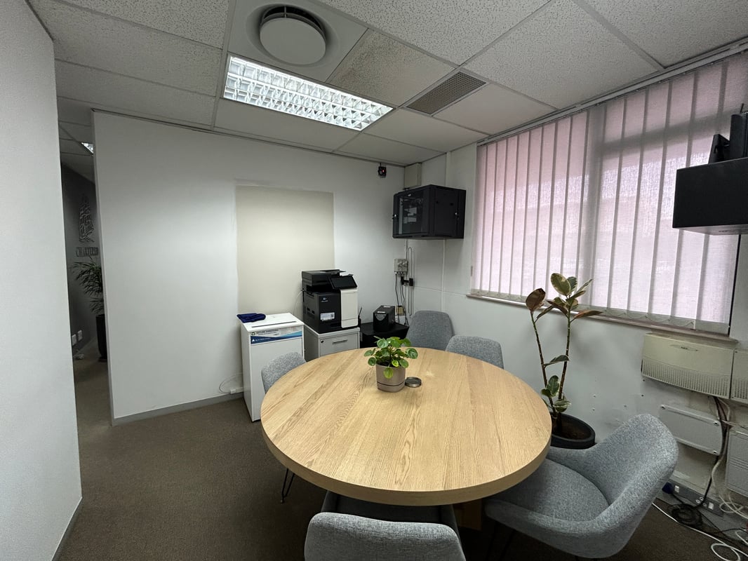 122m² Office To Let In Westway Office Park, Westville