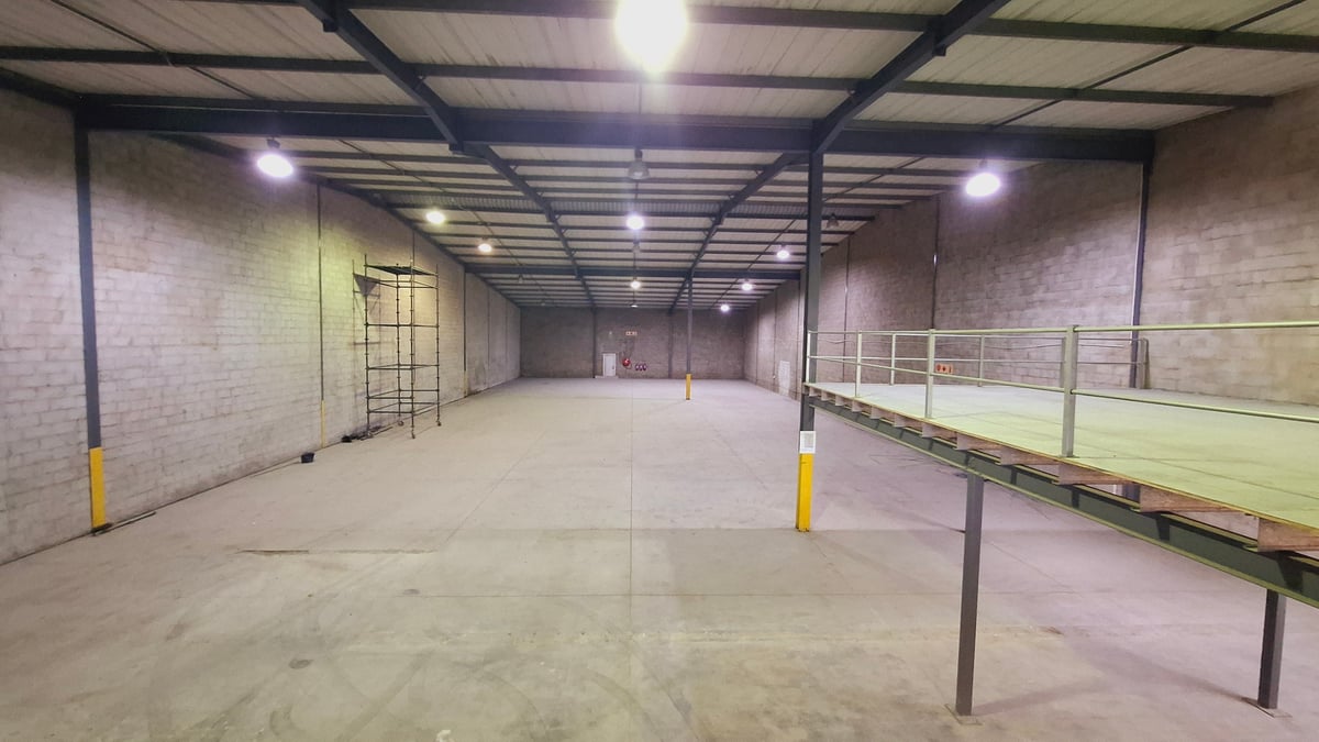 1 069m² Warehouse To Let in Briardene 