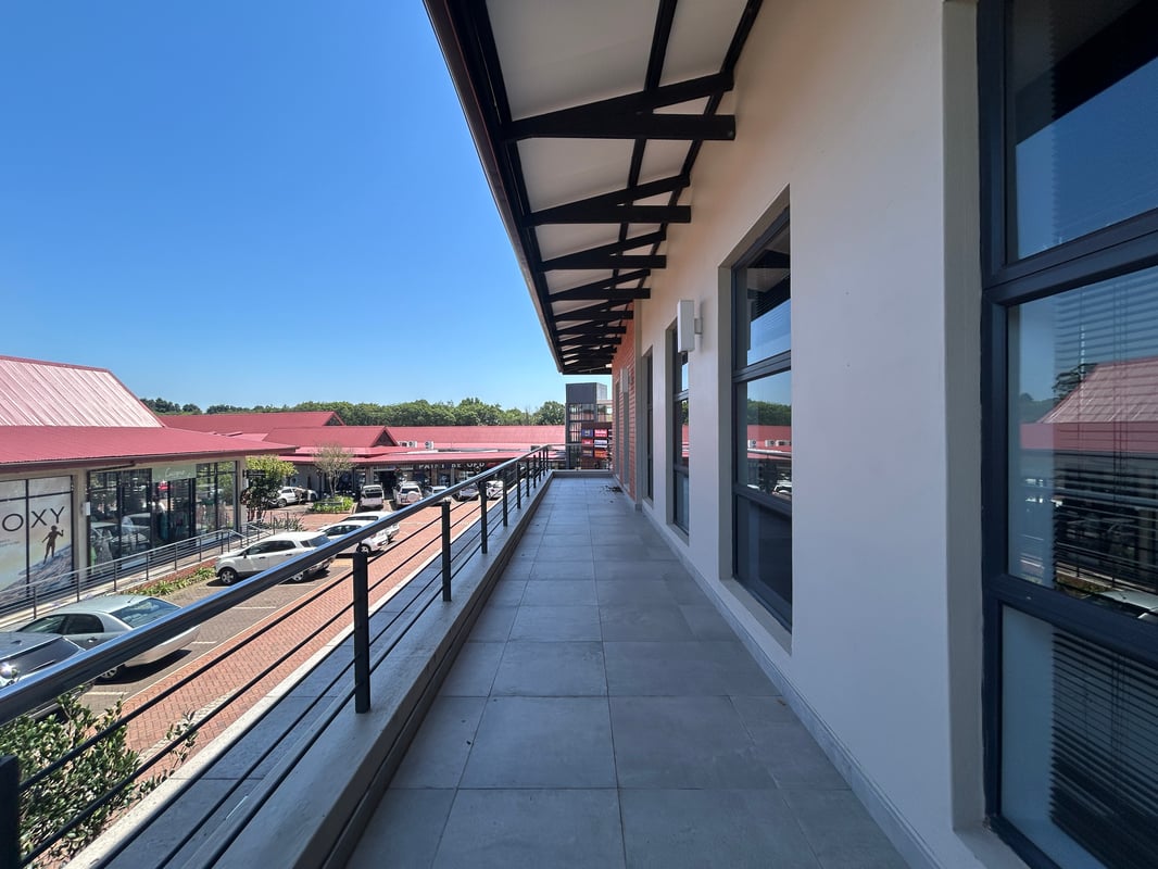 374m² Office To Let – Lillies Quarter Lifestyle Centre, Hillcrest