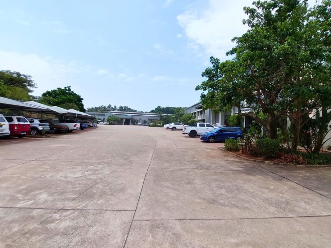 1008m² Warehouse For Sale in Riverhorse Valley
