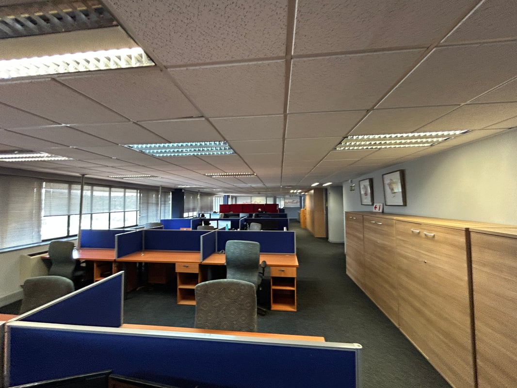 1246m² Office To Let in Westville