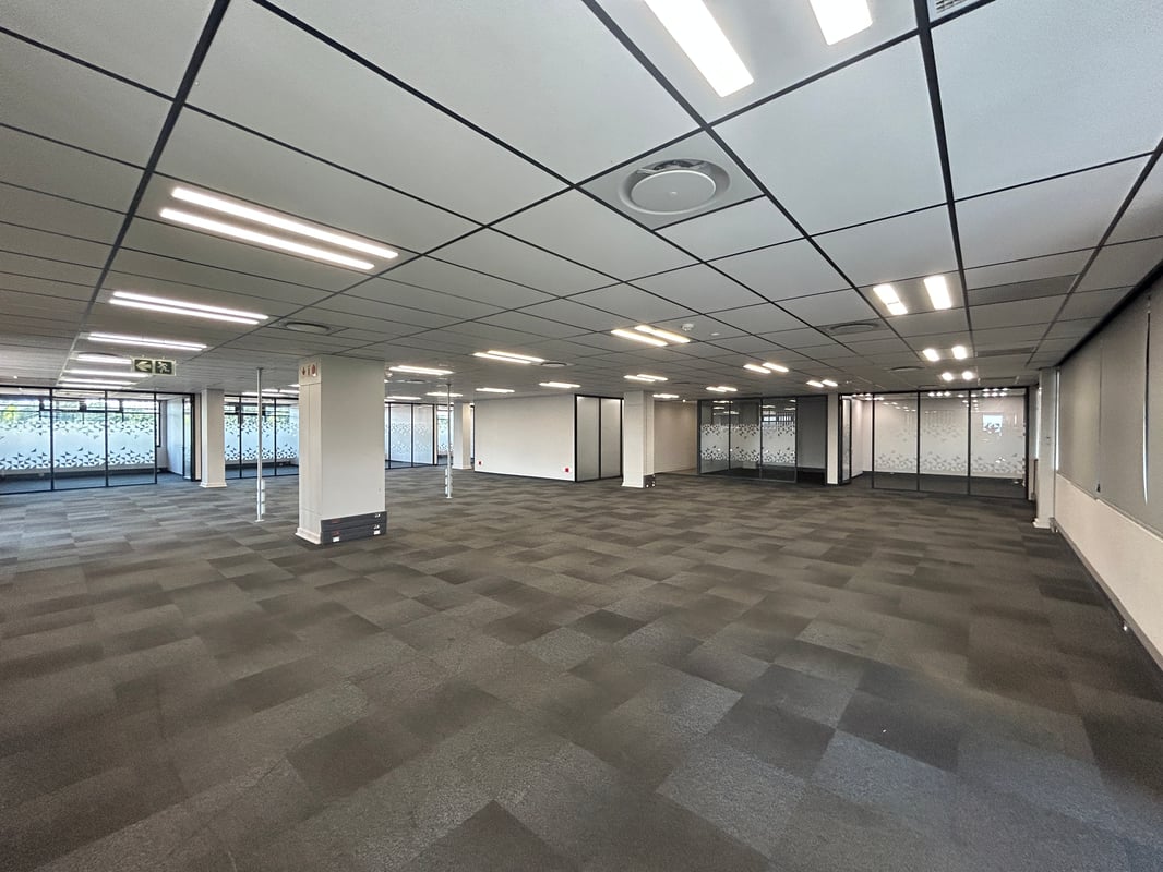 1 678m² Office to Let in The Glasshouse Office Park
