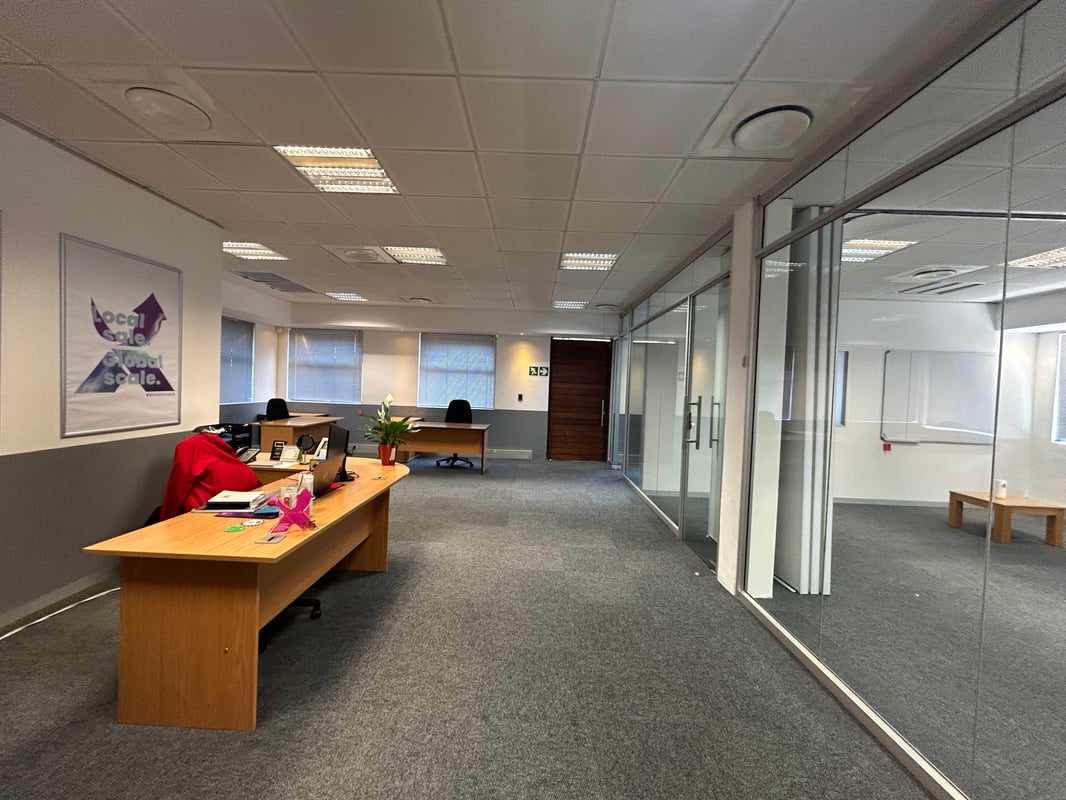 144m² Office To Let in Westville
