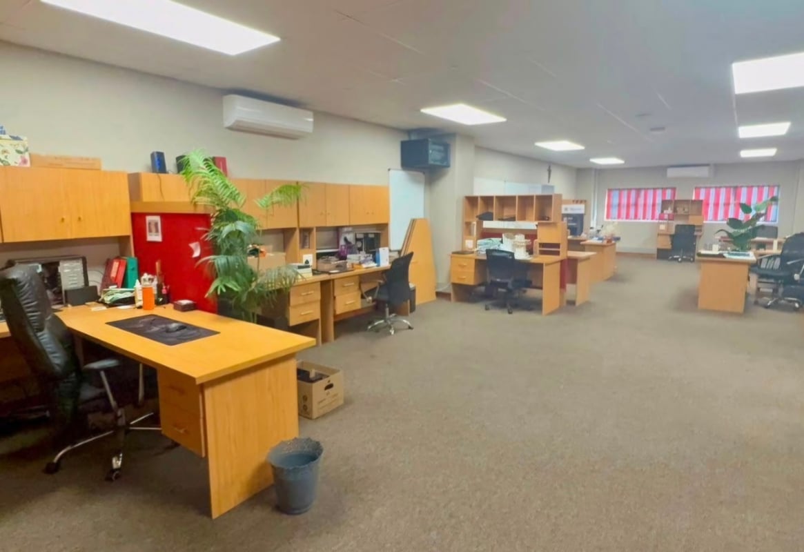1 120m² Office To Let in Cornubia