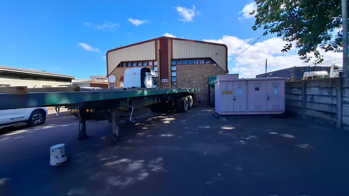 845m² Standalone Warehouse For Sale in Clairwood