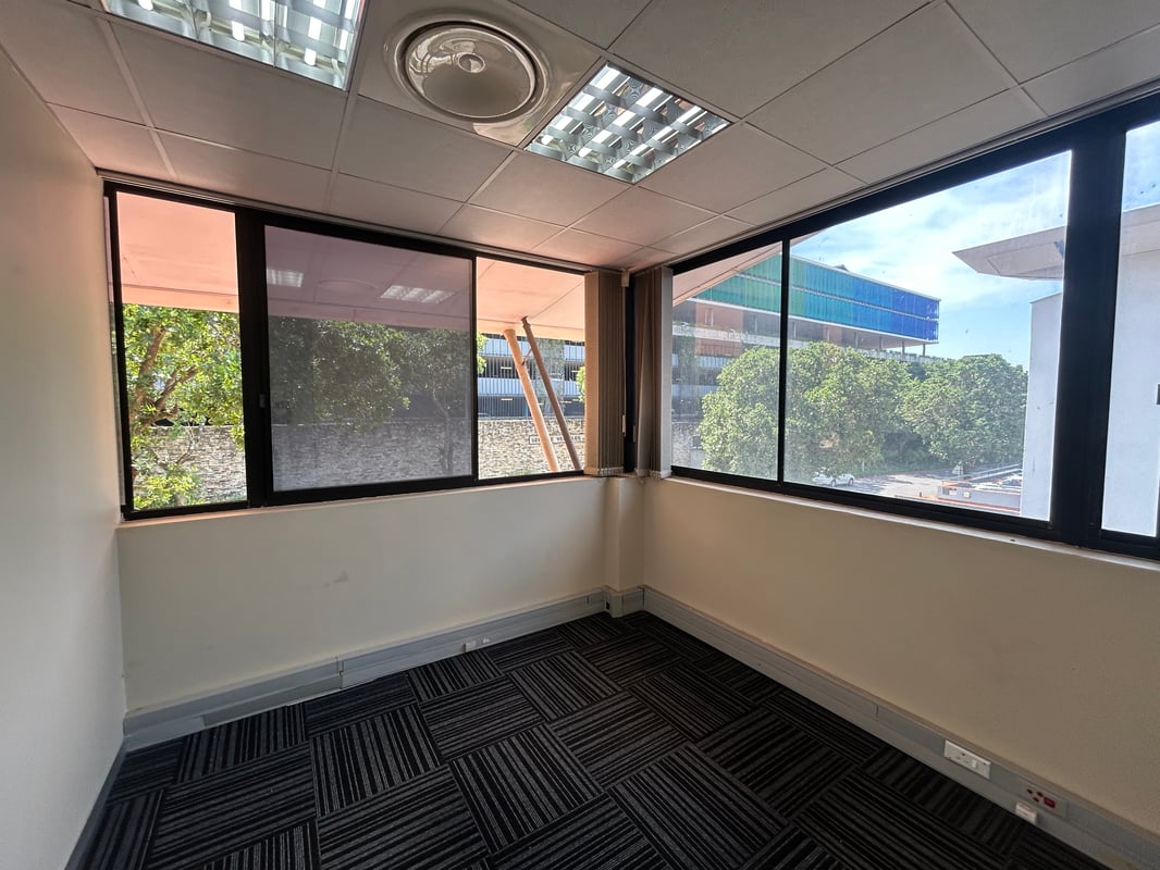 175m² Office To Let in Westville