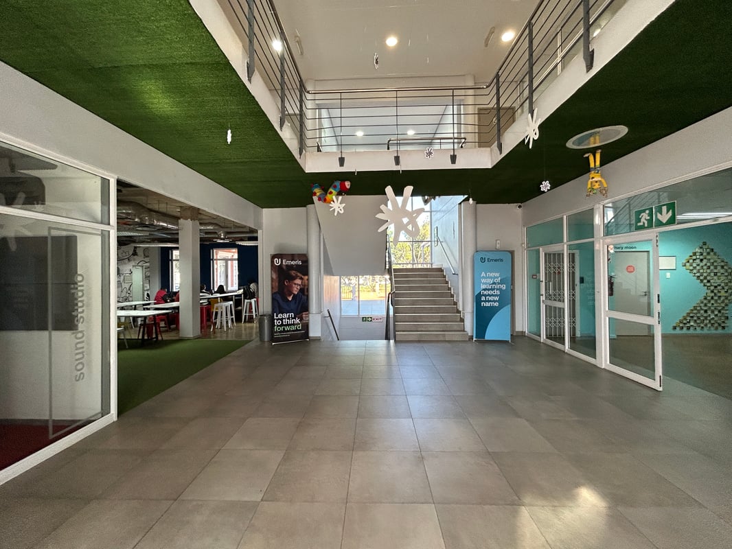 1 834m² Office to Let in The Glades Office Park, La Lucia Ridge