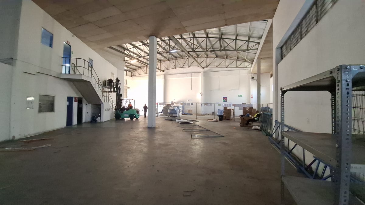 900m² Warehouse To Let in Riverhorse Valley