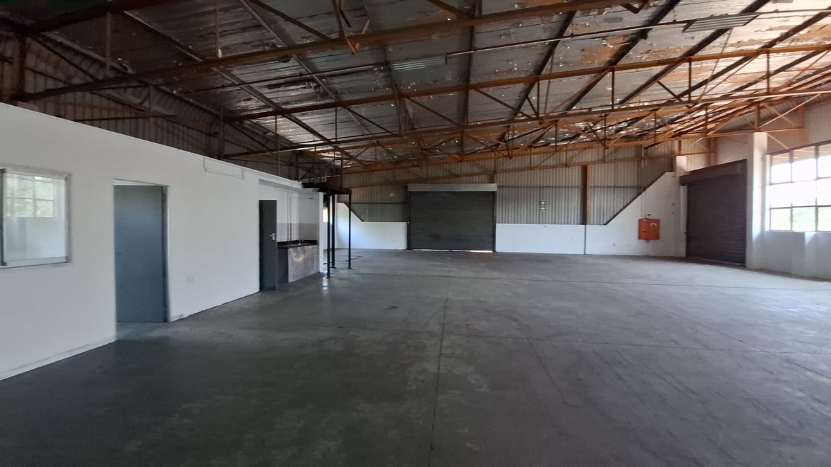396m² Warehouse For Lease in Glen Anil