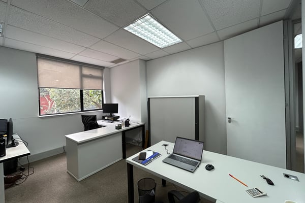 122m² Office To Let In Westway Office Park, Westville — image 3