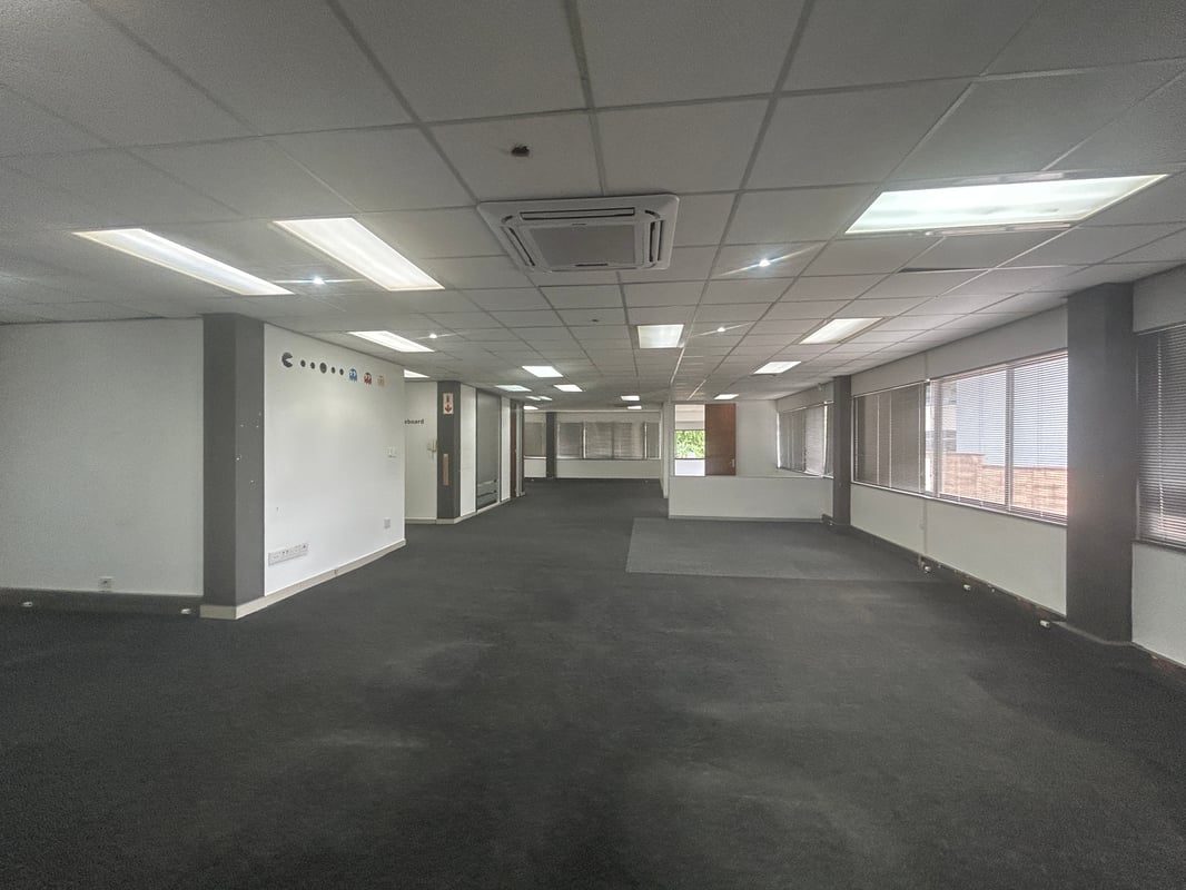 302m² Office to let in Westville
