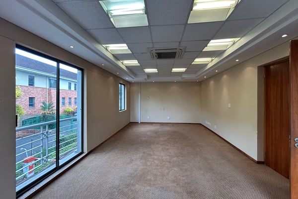 650m² Office to Let in Westville — image 4