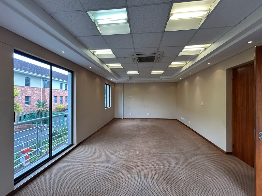 650m² Office to Let in Westville