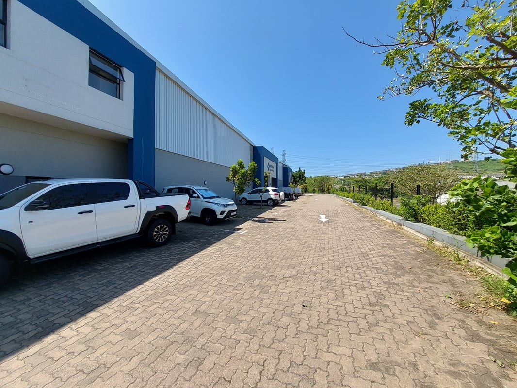 648m² Warehouse To Let in Cornubia
