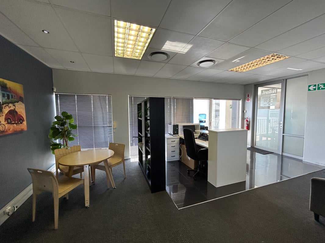 190m² Office to Let in Lion Match Office Park