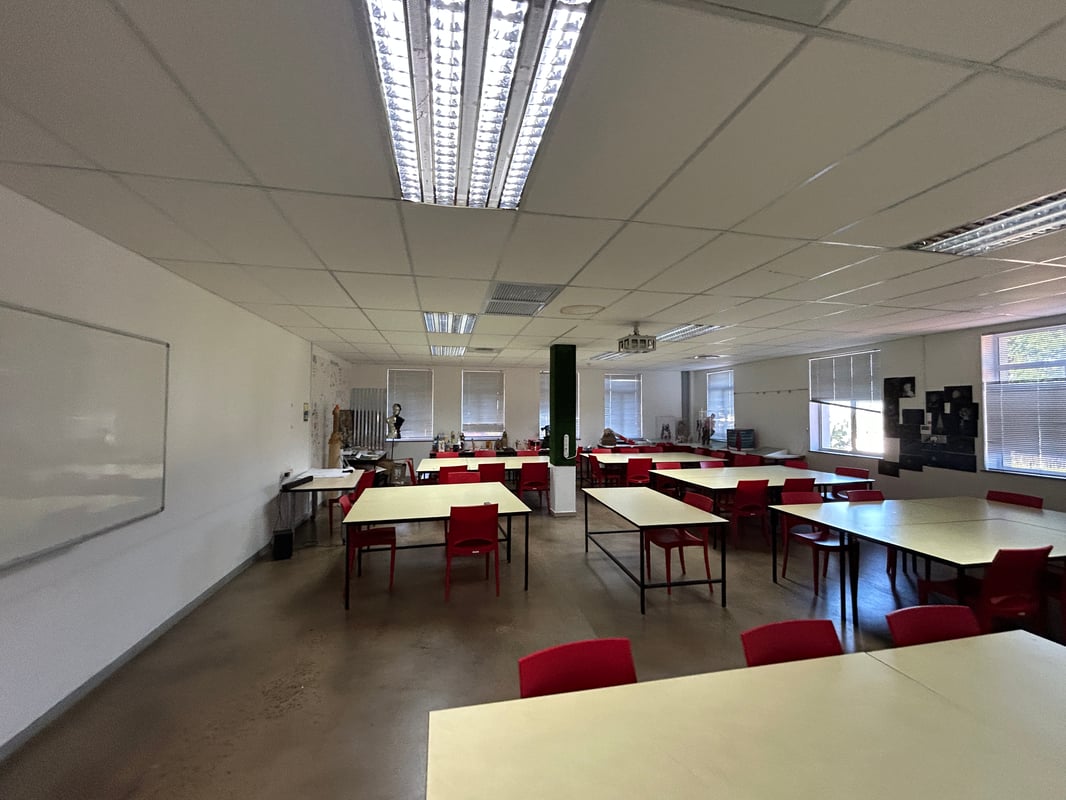 1 834m² Office to Let in The Glades Office Park, La Lucia Ridge