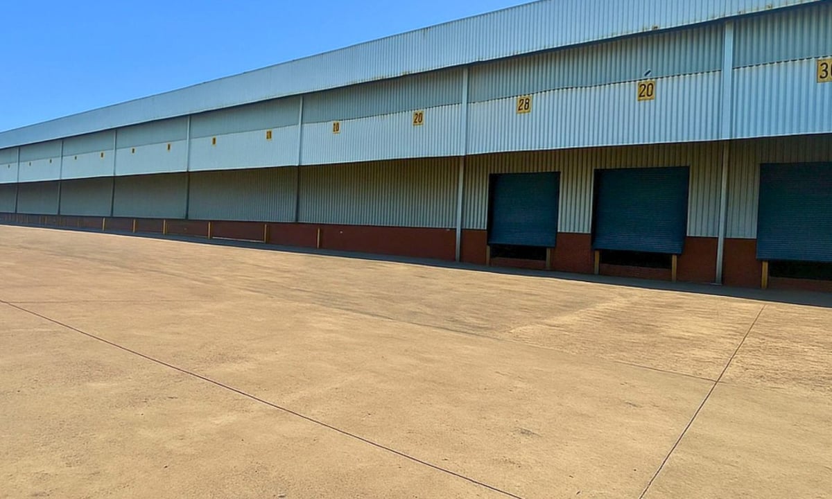 7 416m² Warehouse To Let in Prospecton