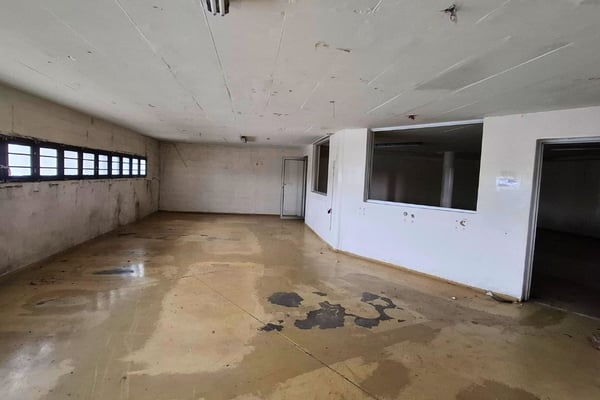 1616m² Warehouse For Lease in Red Hill — image 3