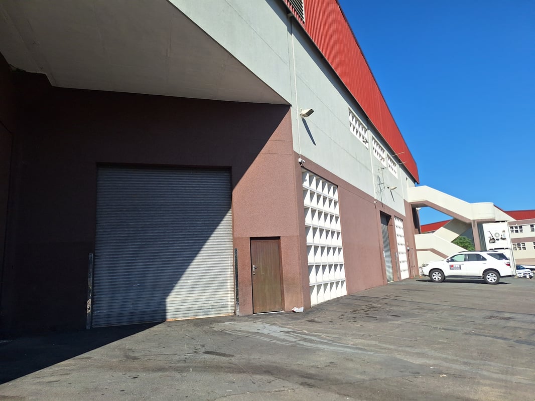 620m² Warehouse To Let in New Germany