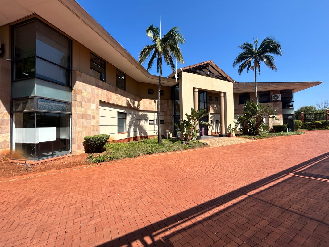 445m² Office For Sale in La Lucia Ridge
