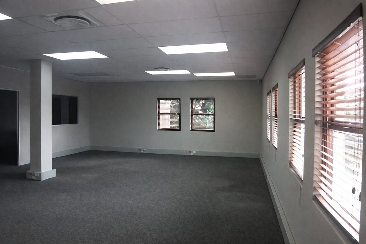 130m² Office To Let in Kloof