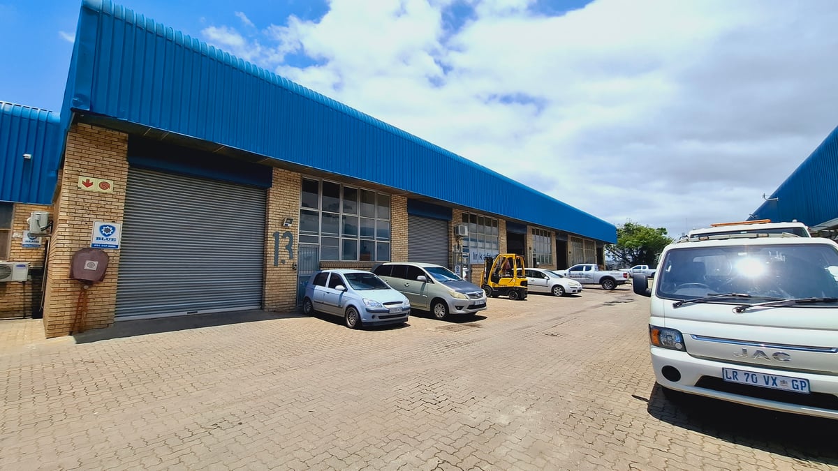 396m² Warehouse For Lease in Glen Anil