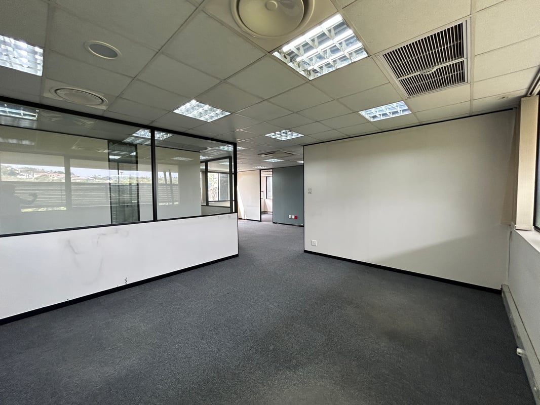 214m² Office To Let in Westville