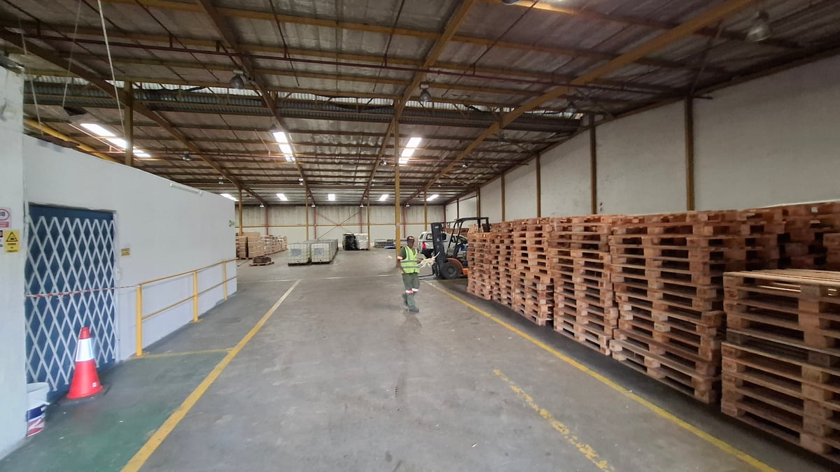 1 943m² Warehouse To Let in Springfield
