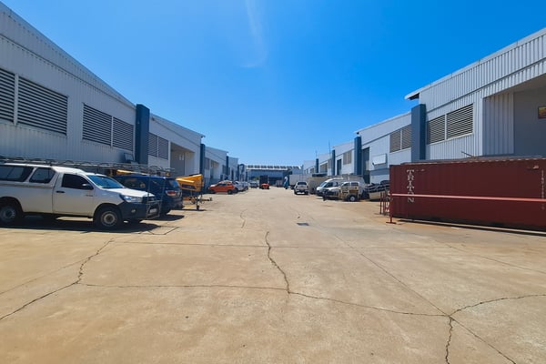 701m² Warehouse For Sale in Mount Edgecombe — image 2