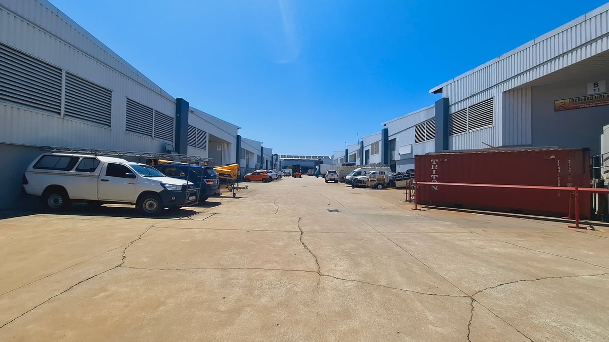 701m² Warehouse For Sale in Mount Edgecombe