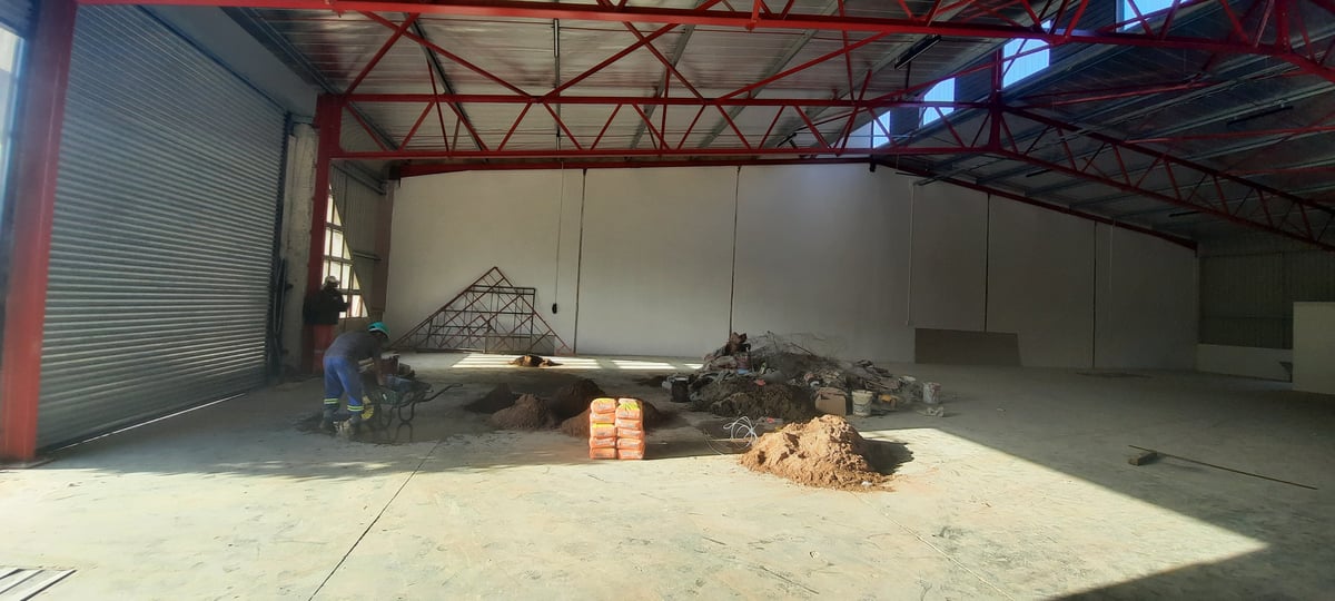 644m² Warehouse For Sale in Springfield Park