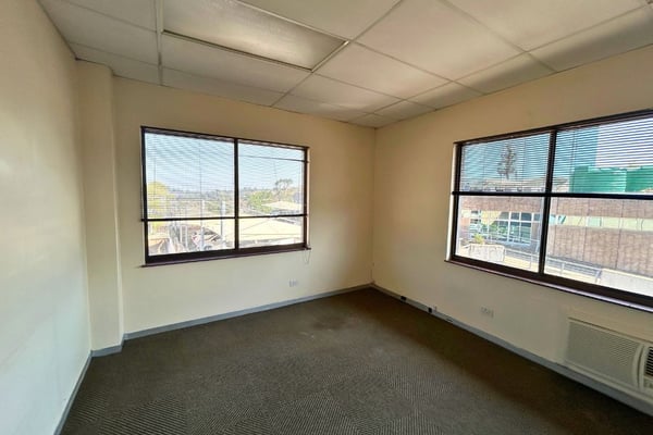  165m² Office To Let in Westville — image 4