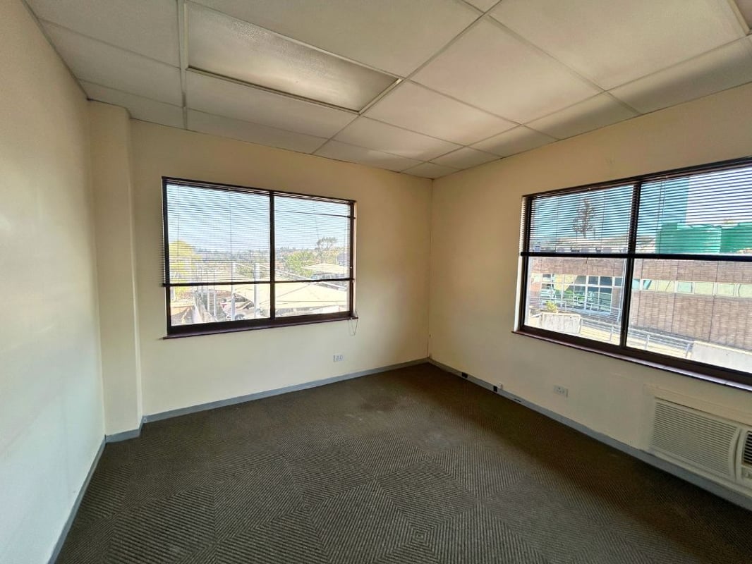  165m² Office To Let in Westville