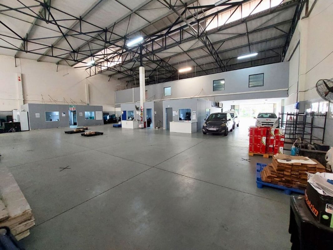 1008m² Warehouse For Sale in Riverhorse Valley